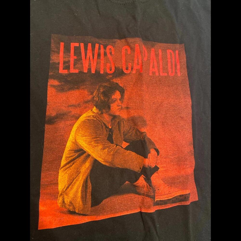 Lewis capaldi medium t-shirt on the gildan softstyle tag concert tour